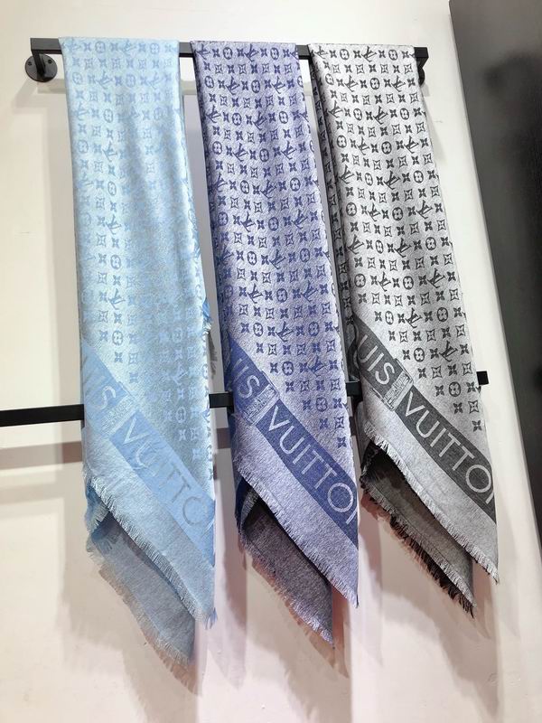 LV scarf 145X145cm 60%桑蚕丝 40%绵羊毛 E21